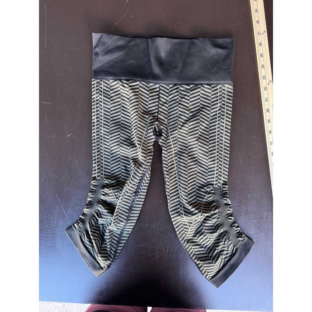 Lululemon Ebb to Street Crop Leggings Black Olive Chevron Ruched Size 6